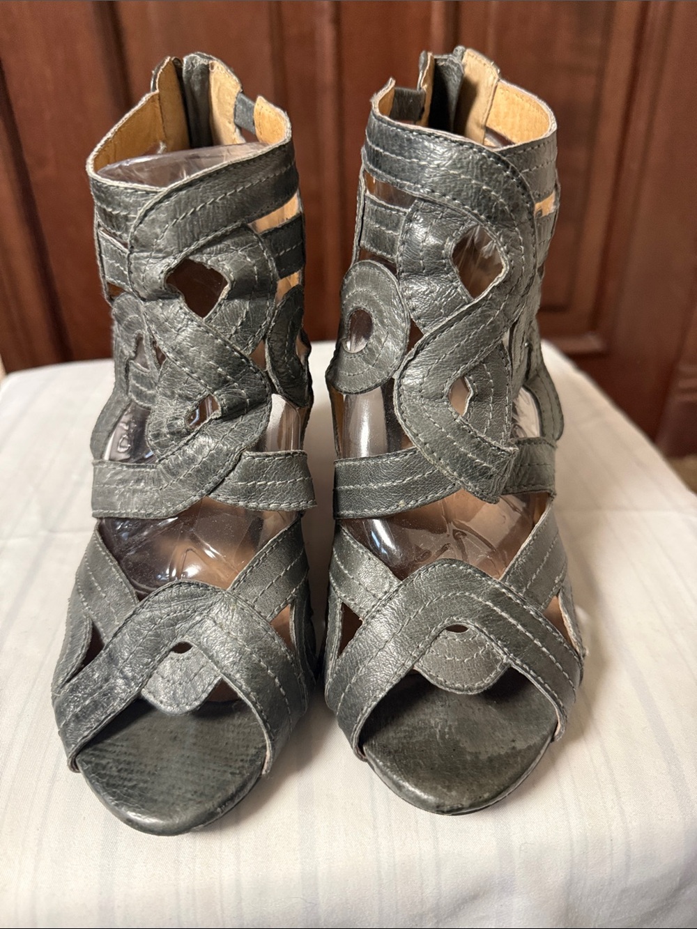 Miz Mooz Womens Metallic Gray Cutout Peep-Toe Heels